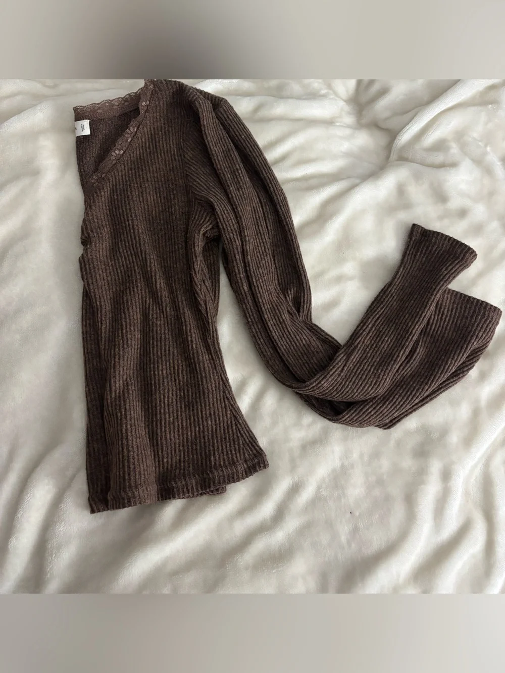 Long sleeve v neck top - Picture 6 of 6